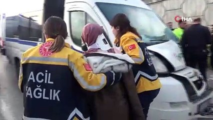Bursa’da işçileri taşıyan 3 servis aracı çarpıştı : 15 kişi yaralandı