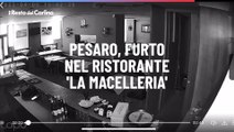 Pesaro, furto nel ristorante 'La macelleria' di Umberto Carriera: il video del ladro in azione