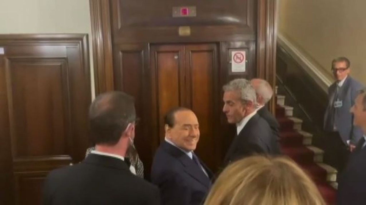 Prima notte "tranquilla" in ospedale per Silvio Berlusconi