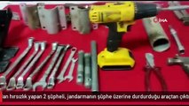 Mandıradan hırsızlık yapan 2 şüpheli, jandarmanın şüphe üzerine durdurduğu araçtan çıktı