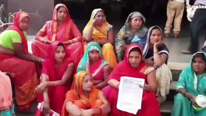 मैनपुरी: पीएम आवास योजना में हुआ घोटाला, महिलाओं ने डीएम से की शिकायत