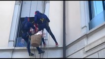 A Milano sette Spidermen per le uova ai bambini ricoverati