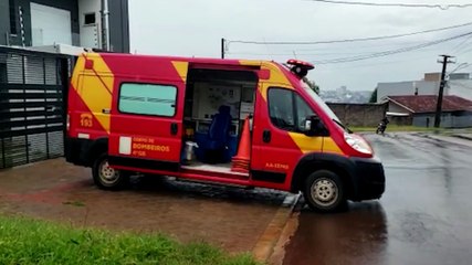 Mulher bate a cabeça após cair de escada no Bairro Canadá