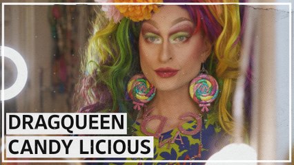 Kontroverse um Dragqueen Candy Licious: Kinderbücher und Polizeieinsatz 🚨