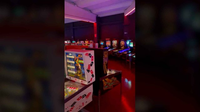 Así es la colección particular de Jaime Sanhauja: más de 800 máquinas recreativas que atesora en su museo