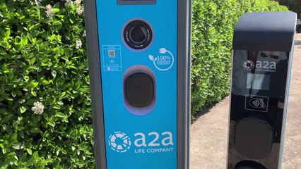 A2a inaugura le colonnine City Plug