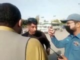Rawalpindi: Driver and conductor also to traffic warden They started threatening