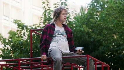 SUZANNE - Official UK Trailer - A Film By Katell Quillévéré