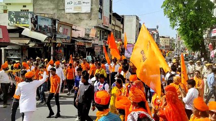 Video...आकर्षक रही कलाकारों की झांकी शोभायात्रा