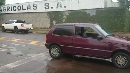 Colisão entre Uno e Triton é registrada no Bairro Alto Alegre