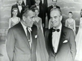 Fred Waring & The Glee Club - Love Is The Sweetest Thing/Love Is A Many Splendored Thing (Medley/Live On The Ed Sullivan Show, February 26, 1956)