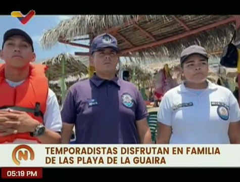 Turistas visitan las playas del edo. La Guaira en la Semana Mayor