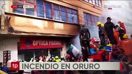 Oruro: Incendio en librería y tienda electrónica deja dos personas afectadas por inhalación de humo tóxico