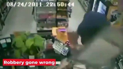 لم تكن تعلم أن الكاميرا كانت تراقبها [3)