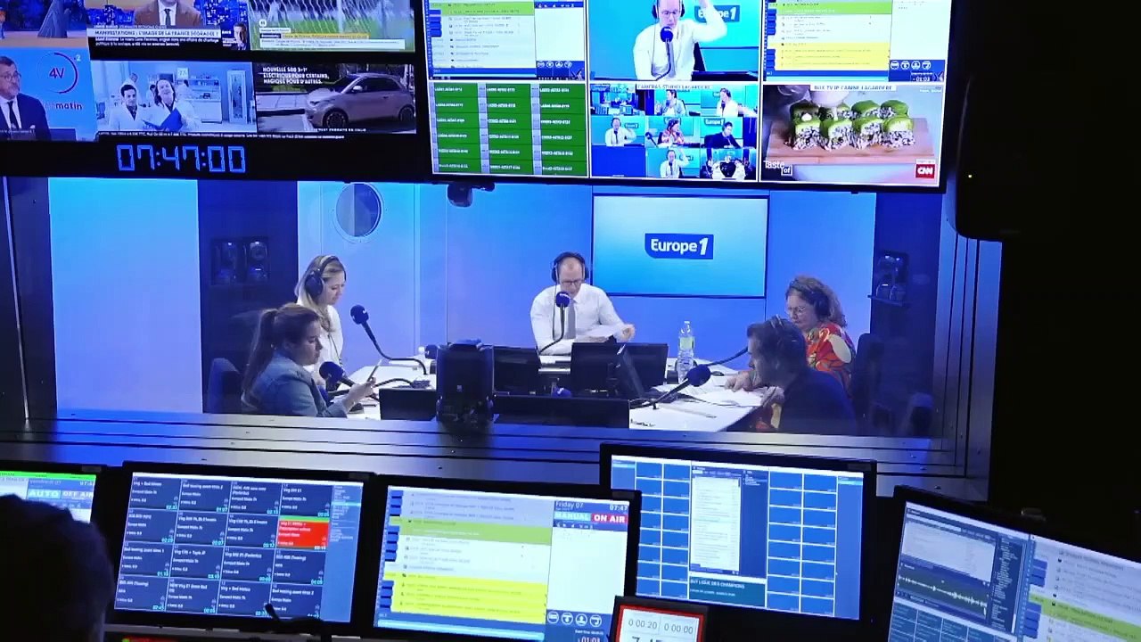 «Vol de nuit» d'Antoine de Saint-Exupéry et l'édition du 50e anniversaire de l'abum "Red and blue" des Beatles