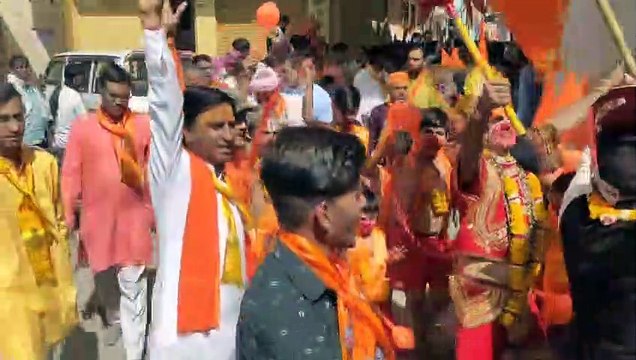 हनुमान जन्मोत्सव पर शोभायात्रा में उमड़ा श्रद्धालुओं का सैलाब