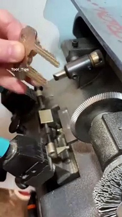 How_it_works_key_copy_machine_#shorts(720p)