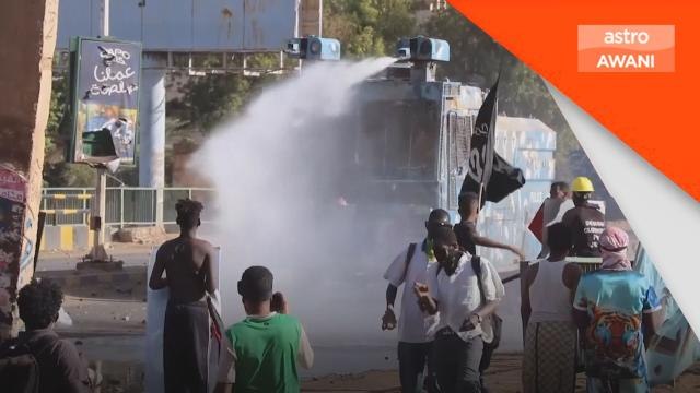 Penunjuk perasaan berhimpun di Khartoum