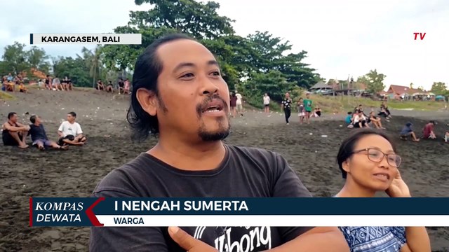 Paus 30 Ton Terdampar Di Pantai Yeh Malet