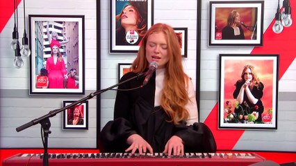 LIVE - Freya Ridings interprète " Castle " dans Le Double Expresso RTL2 (07/04/23)