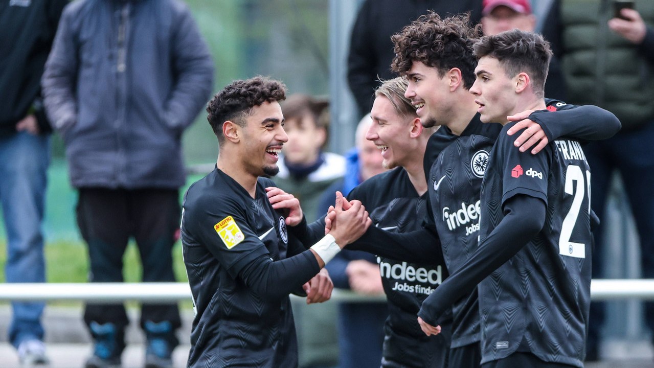 Glasner beeindruckt: Eintrachts U 21 holt Heimdreier gegen Bayern Alzenau