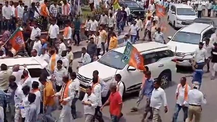 కరీంనగర్: బండి సంజయ్ విడుదల.. నగరంలో భాజపా శ్రేణుల భారీ ర్యాలీ