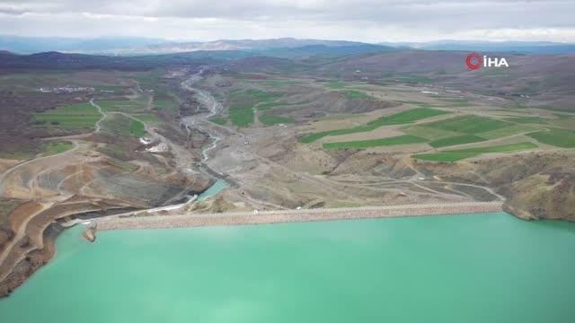 Tam doluluğa ulaşan Kanatlı Barajı tarım arazilerine can suyu olacak
