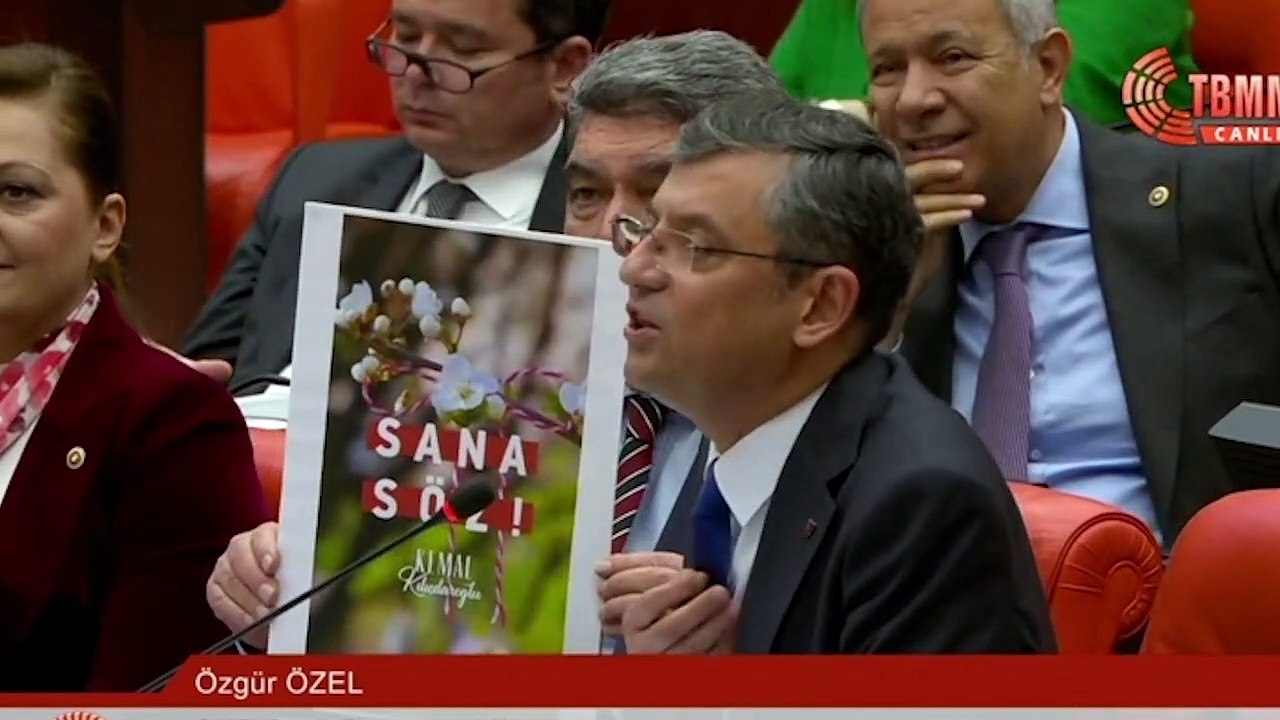 CHP'li Özgür Özel'den AKP'li Ömer Çelik'e: "Gül, kayısı, erik ağacından idam sehpası olur mu, Allah'tan korkmaz Ömer Çelik, utan!