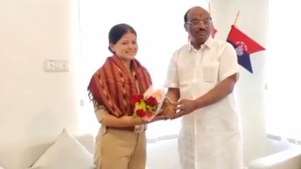 बैतूल: SP का स्थानांतरण होने पर सांसद ने दी विदाई, शाल और श्रीफल से किया सम्मानित