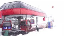 Erciyes Kayak Merkezi'nde Nisan ayında yağan kar yüzleri güldürdü