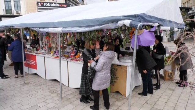 Πασχαλιάτικη φιλανθρωπική αγορά από τον σύλλογο Συν στον Άνθρωπο