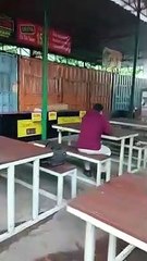 Niat hati ingin berdiam diri, malah kepergok oleh bestie