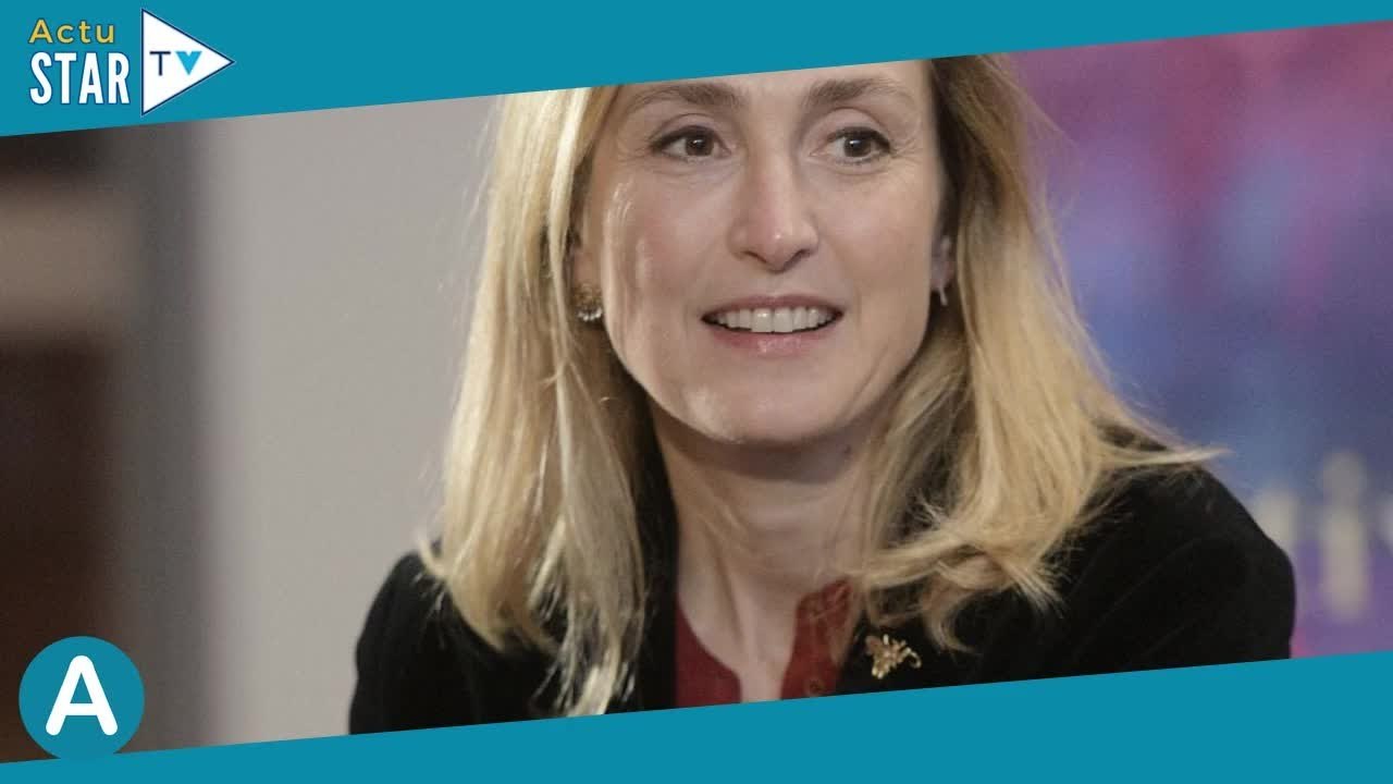 Julie Gayet et son étrange tradition familiale : "Je compte bien faire pareil avec mes petits-enfant