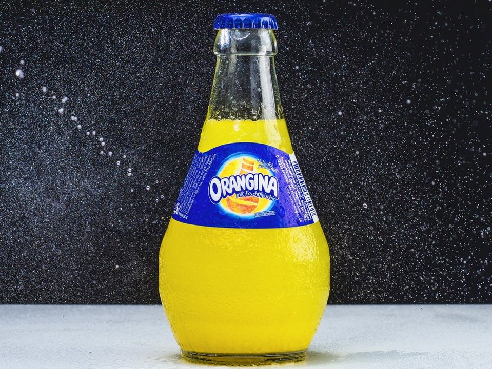 Vorsicht, Plastikteilchen! Hersteller ruft Orangina-Limonade zurück