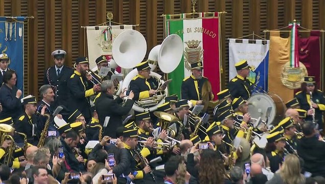 Papa cancela presença na Via-Crúcis do Coliseu de Roma