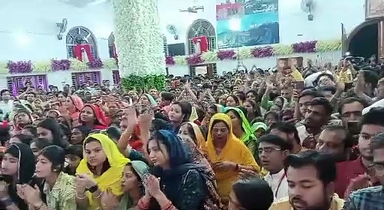 टेकरी जाने वालों का हुजूम सुबह से देर रात तक चल...