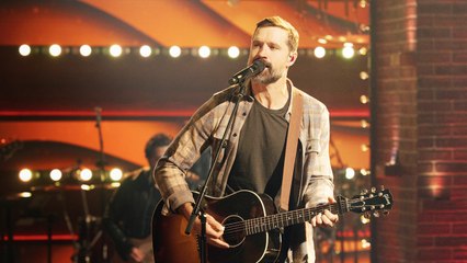 Walker Hayes Talks About What Loss Taught Him About Fatherhood, Faith, and Living in the Present