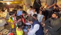 افطاری پر عمران خان کو بچوں نے گھیر لیا، عمران خان کی بچوں سے محبت اور شفقت دیکھیں #imrankhan #publicnews #breakingnews #expressnews #viralvideo #socialmedia