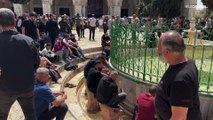 أكثر من 100 ألف فلسطيني يؤدون صلاة الجمعة في المسجد الأقصى رغم القيود الإسرائيلية