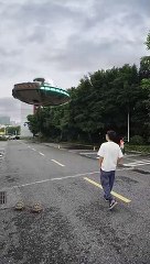 Alien Meets Chines Man Funny Reaction