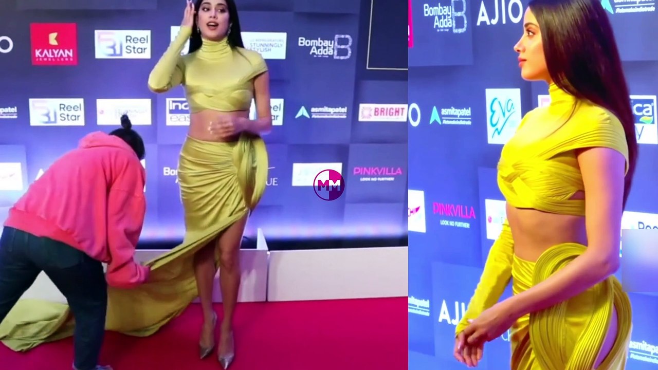 Janhvi Kapoor हुई uncoftable  हुई अपनी ही ड्रेस से परेशान, बार-बार संभालती आईं नजर, पहुंची