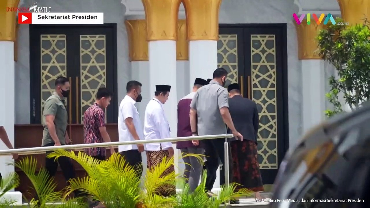 Lucunya Jokowi Ajak Cucu Salat Jumat di Masjid Sheikh Zayed