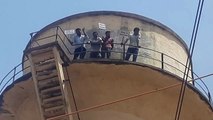 बांदीकुई को जिला बनाने की मांग, पानी की टंकी पर चढ़े चार युवक