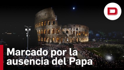 Un Vía Crucis en el Coliseo marcado por la ausencia del Papa
