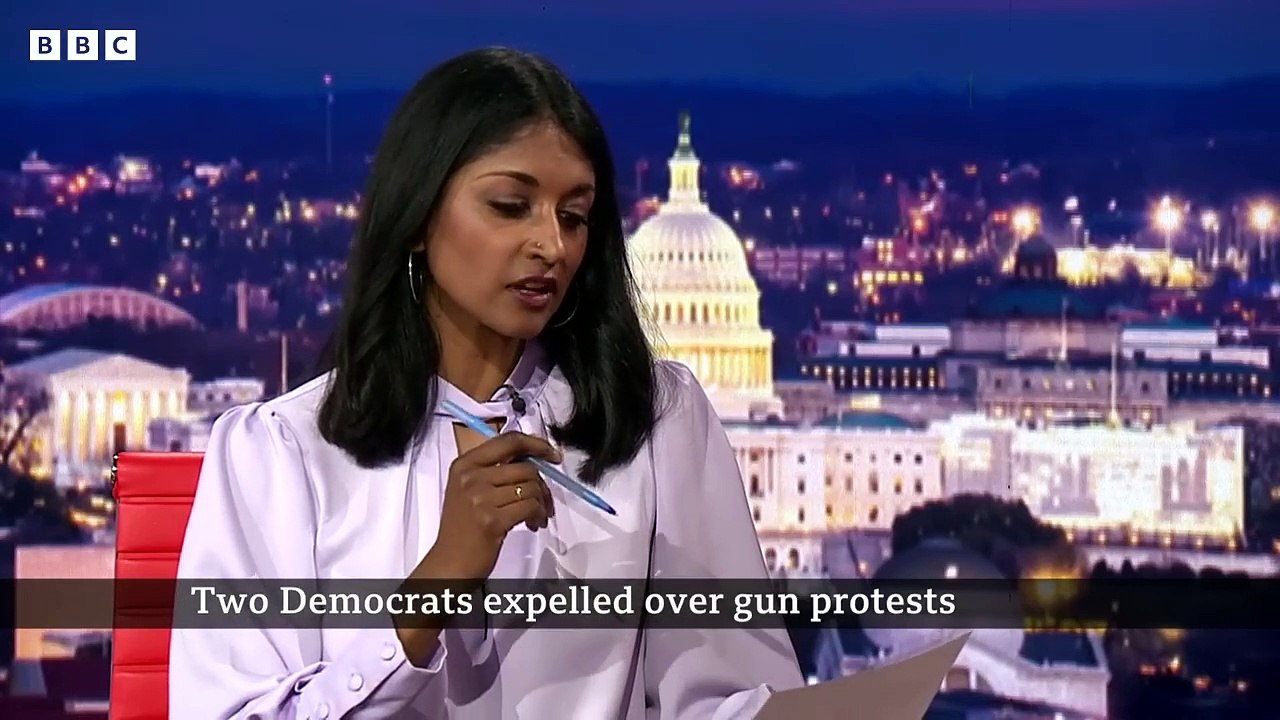 Tennessee statehouse expels Democrats for gun control protest  - BBC News