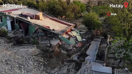 Fay hattı çiftlik evini ikiye böldü