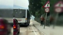 Trafikteki yan yan seyreden özel halk otobüsü kameralarda