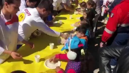 Mani in pasta nel segno dell’inclusione e della solidarietà.
