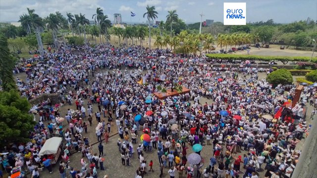 El papa no ha acudido al Vía Crucis de Viernes Santo de Roma por razones de salud