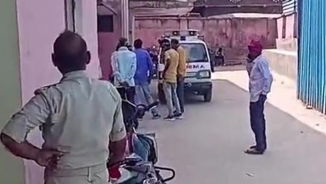 कुशीनगर: सड़क दुर्घटना में बाइक सवार की हुई मौत, जांच में जुटी पुलिस